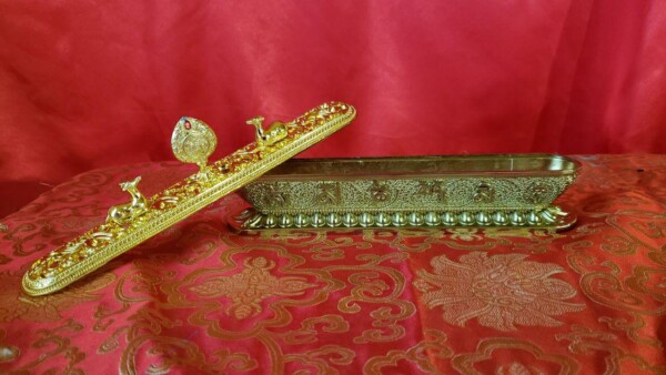 Incense burner with Dharma wheel and auspicious deer - Image 2